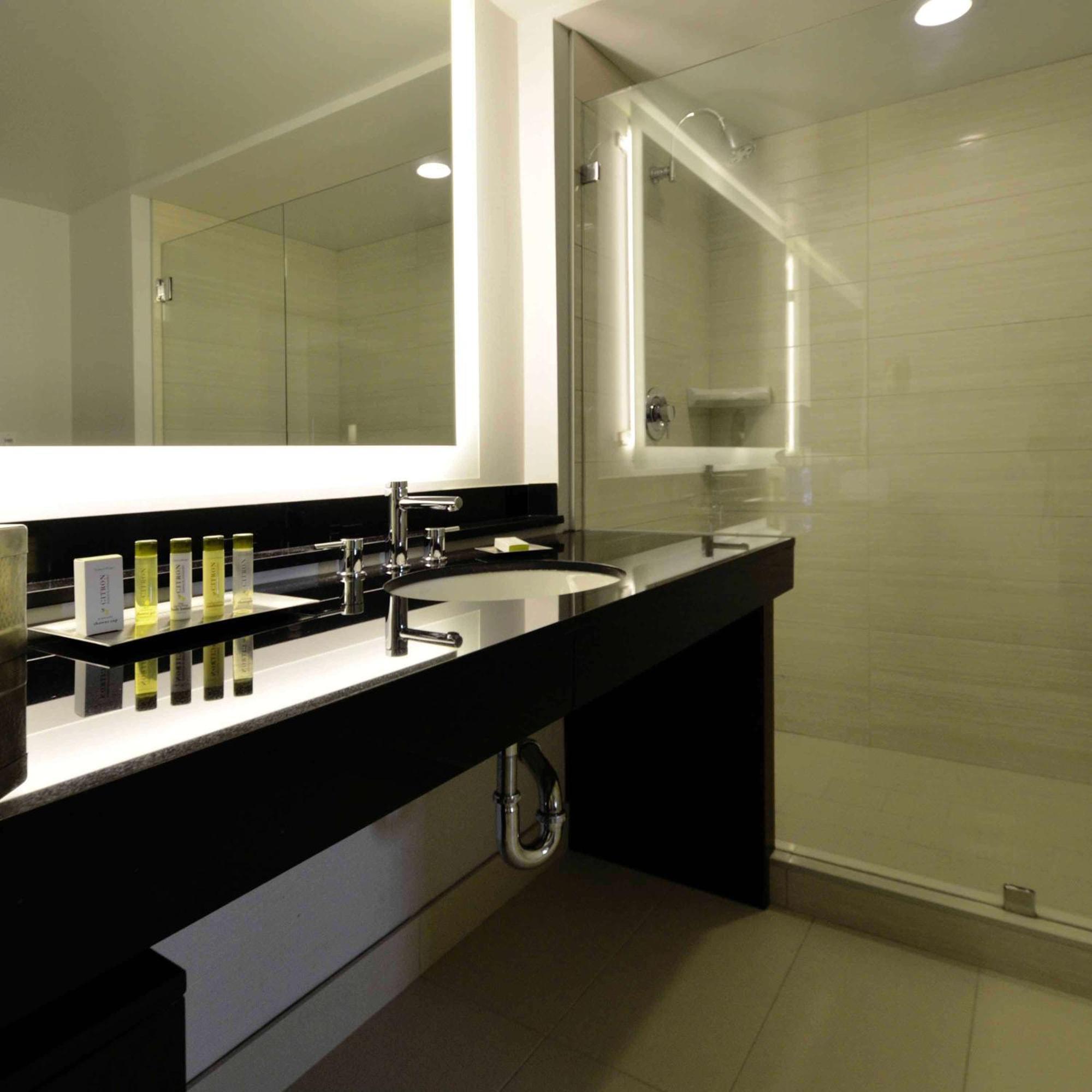 Hotel Doubletree By Hilton Newark-Fremont Zewnętrze zdjęcie